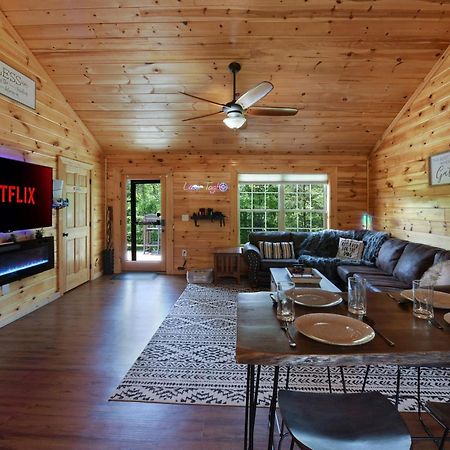 Enchanted Forest Cabin And Teepee! Lights & Laser Show! Private Hot Tub! Unique Stay! Sevierville Exterior foto