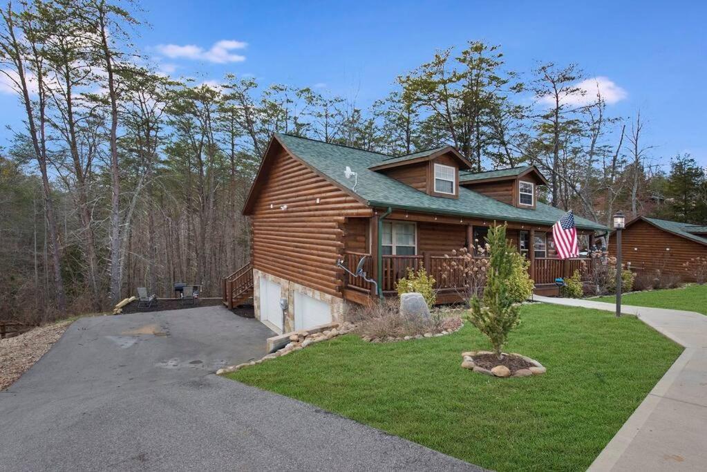 Enchanted Forest Cabin And Teepee! Lights & Laser Show! Private Hot Tub! Unique Stay! Sevierville Exterior foto