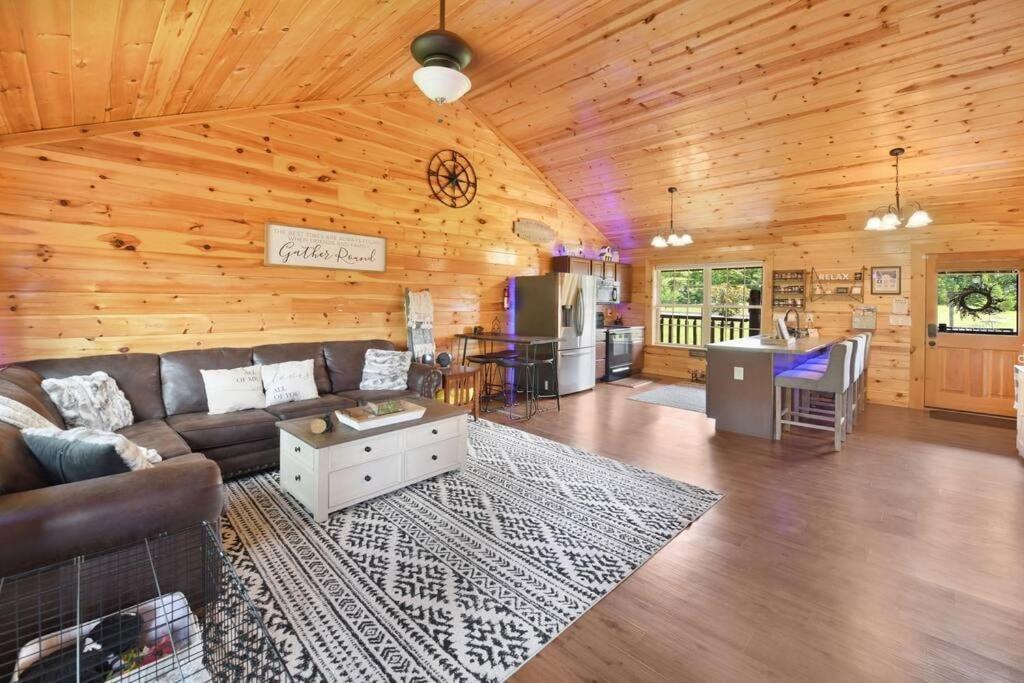 Enchanted Forest Cabin And Teepee! Lights & Laser Show! Private Hot Tub! Unique Stay! Sevierville Exterior foto