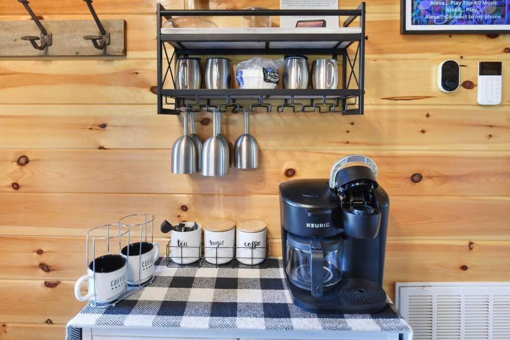Enchanted Forest Cabin And Teepee! Lights & Laser Show! Private Hot Tub! Unique Stay! Sevierville Exterior foto