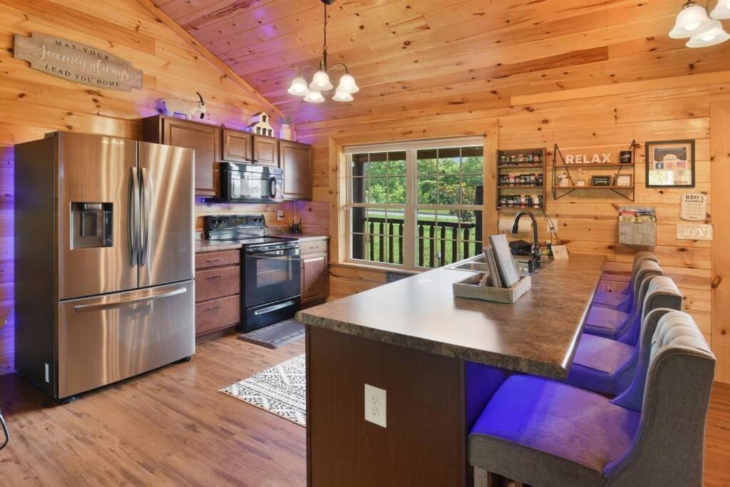 Enchanted Forest Cabin And Teepee! Lights & Laser Show! Private Hot Tub! Unique Stay! Sevierville Exterior foto