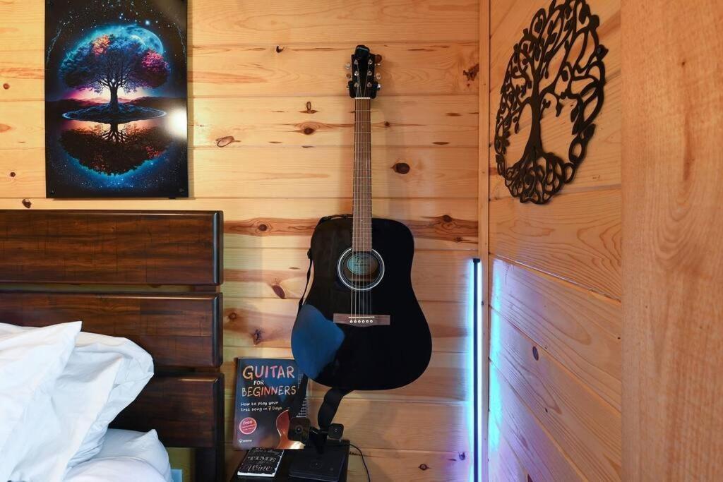 Enchanted Forest Cabin And Teepee! Lights & Laser Show! Private Hot Tub! Unique Stay! Sevierville Exterior foto